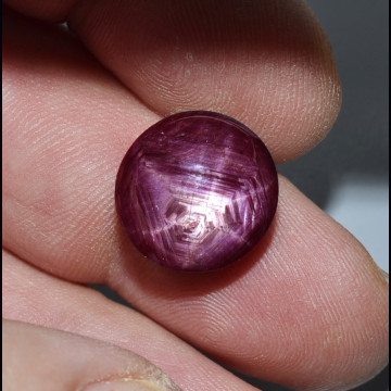 Rubino stellato (asteria) 25.18 ct.