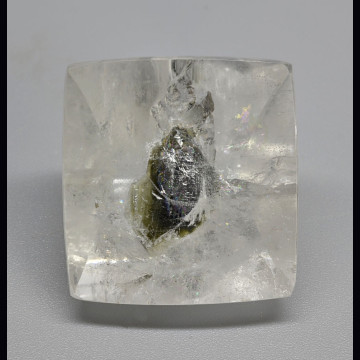 Quartz with inclusion 72.06 ct.