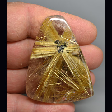 Quarzo rutilato stellato 334.8 ct.