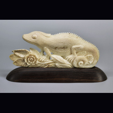 Fossil walrus  carved chameleon  120 mm.
