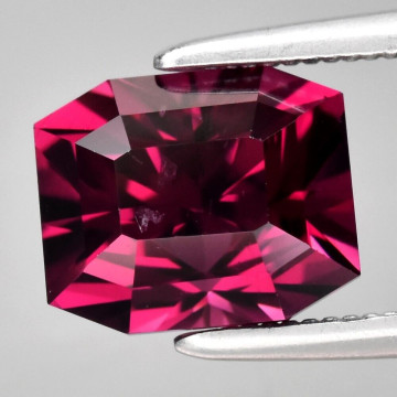 Rhodolite 2.87 ct.