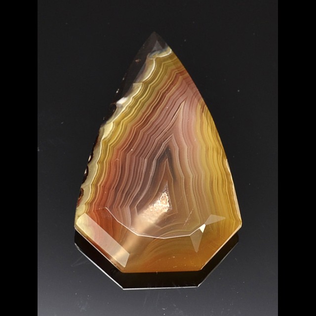 AGATA COYAMITO  29.89 ct.