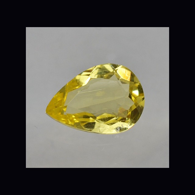 Danburite gialla goccia ct.1.74