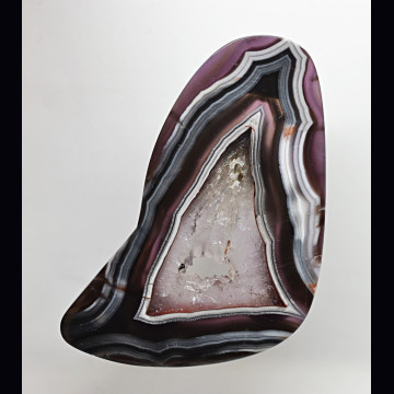 Purple passion agate  48.14 ct.