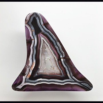 Purple passion agate  64.68 ct.