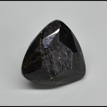 Magnesio-hastingsite 4.00 ct.