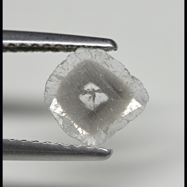 "Pseudo trapiche"diamond 0.28 ct.